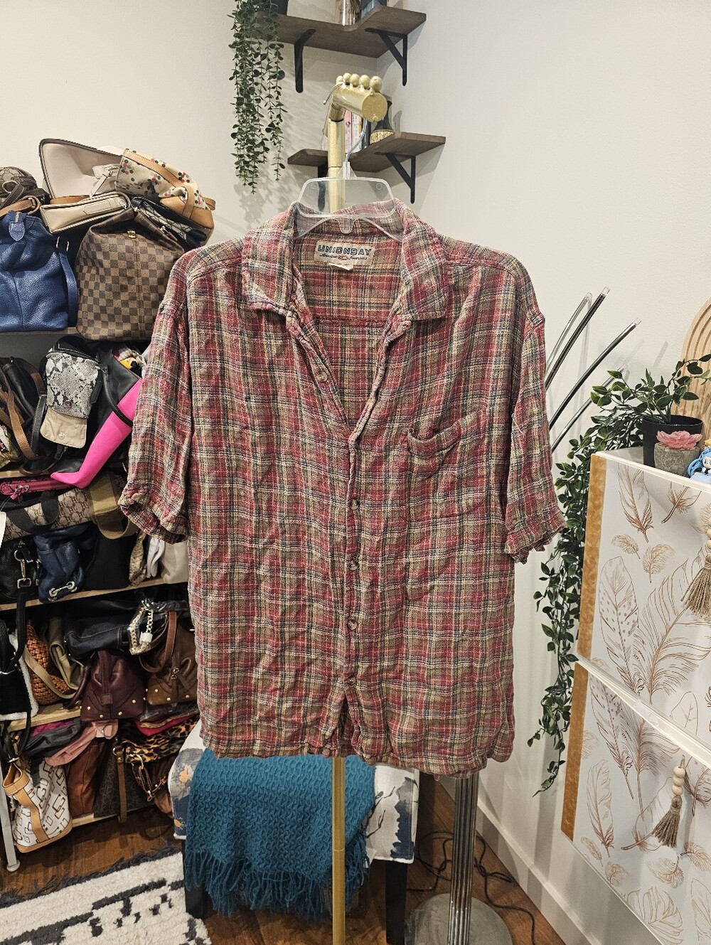 Vintage UNIONBAY Men's Red and Green Plaid Short-Sleeve Button-Up Shirt